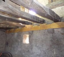 Sommiers changés et plancher relevé de 10cm.