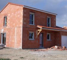 Vue de la façade une fois les menuiseries posées