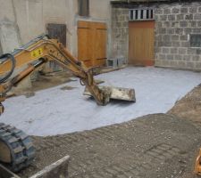 Préparation de l'entrée du terrain