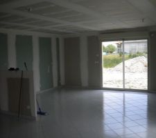 CUISINE SALE A MANGER