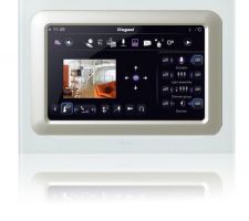 Ecran tactile 10'' Legrand, gestion éclairage, volets roulants, chauffage, diffusion sonore, alarme intrusion, vidéophone.