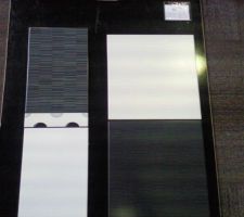 Enselble sol et faience pour SDB du bas. Avons choisi le sol noir, et la faience grise/noire