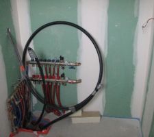 Voici les sorties pour la future pompe à chaleur avec eau chaude thermodynamique installées.