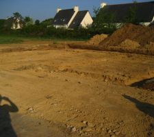 Début du terrassement, ils ont effectué le terrassement dans une petite journée !
Le Jeudi 28/04/2011