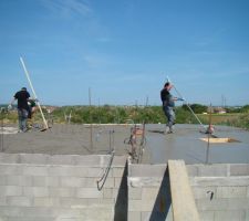 Pompage en cours, et vibration en cours