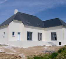 Vue de l'arrière de la maison avec la terrasse