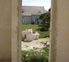 Porte entr&eacute;e avec pas de porte et lintaux