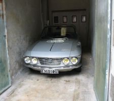 Mon coupé lancia a de la place certes pas enorme mais bon c'est mieux que rien