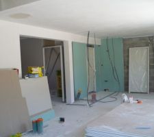 11/05/11 : Placo vue sur chambre 4, salle d'eau et cuisine