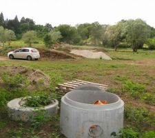Vue du "fond &agrave; gauche" en direction du devant de la maison