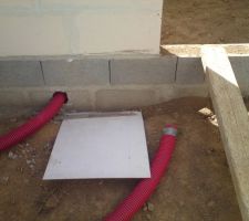 Remblaie de la terre du garage avec le bauf entre la maison et le garage et passage du foureau