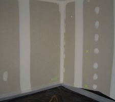 Préparation chape ici coin ordinateur au salon/séjour