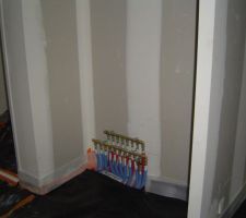 Préparation chape ici placard entrée