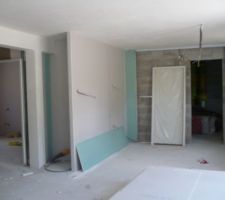 13/05/11 : Placo - vu sur chambre 4, placard et cuisine