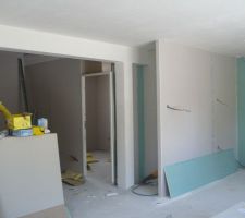 13/05/11 : Placo - vue sur entrée