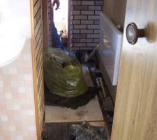 D&eacute;montage du placher pourri du mobilhome