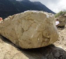 Le rocher trouvé à l'endroit de notre future cave