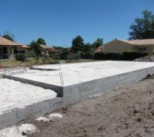 Le terre plein en cours. C'est tout blanc! ;-)