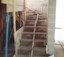 L'escalier coffr&eacute; et coul&eacute;