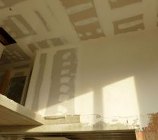 Placo plâtre sur murs mezzanine