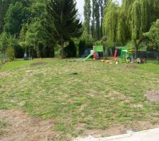 Le jardin est nettoyé