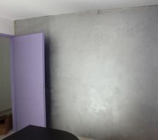 Le mur avec effet métal aluminium