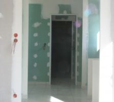 Carrelage terminé cuisine et buanderie