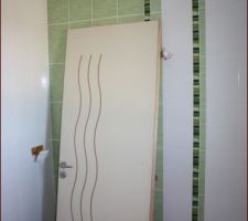 Finition fa&iuml;ence de l'&eacute;tage avec joint blanc