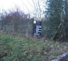 Ca y est le terrain est achet&eacute;, apr&egrave;s avoir n&eacute;goci&eacute; 1 an avec la commune. Etant donn&eacute; qu'il touche un cimeti&egrave;re militaire il y a une zone non constructible, mais le maire n'a pas voulu baisser le prix.

Permis de construire accord&eacute;.