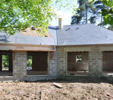 Quasi fin de pose de la couverture... attente pose panneaux solaires