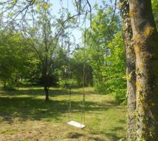 Apr&egrave;s un peu de boulot dedans; ce printemps, mais y a beaucoup a faire encore.
Vu d'ici la maison doit se trouver &agrave; gauche avec vu sur s&eacute;jour.