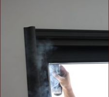 Repérage des fuites avec fumée : point faible = baies vitrées