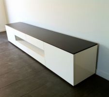 Meuble Karat 240 cm, laqué blanc plateau wengé