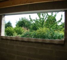 Appui de fen&ecirc;tre vu de l'int&eacute;rieur