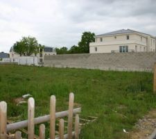 Vue avant en diagonale (depuis la rue)