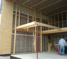 Mezzanine qui n'était pas prévu au départ dans les plans. Cela permettra d'y mettre le bureau et de gagner de la place en bas.