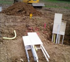 Les boites de raccordements 8 au sol, 9 posée