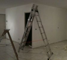 La sous couche et la peinture du salon