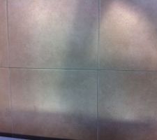 Carrelage moka de la salle de bain du bas idem pour les faiences
carrelage de base inclus dans la construction