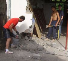Puis on attaque les murs de la cuisine