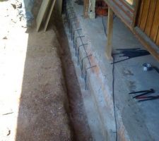 Fers mis en place pour &eacute;tendre la dalle.