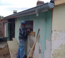 Agrandissement de la fen&egrave;tre de la buanderie, afin de conserver une surface de vitrage &eacute;quivalente avec la nouvelle fen&ecirc;tre.