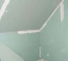SALLE DE BAIN EMPLACEMENT BAIGNOIRE D ANGLE