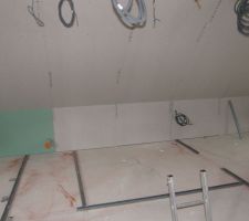 Dressing a droite et wc a gauche