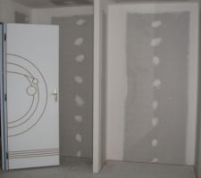 Autre vue de l'entrée de la chambre 3