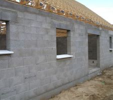 Pose des rebords de fen&ecirc;tre