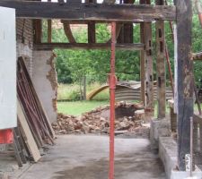 Mardi ils ont cass&eacute; le mur du fond