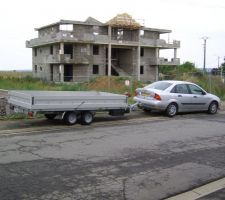 Avec mon papa on est all&eacute; en Lorraine chez mon fr&egrave;re pour chercher des poutres en m&eacute;tal...