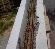 Poser le fer sur un lit de b&eacute;ton va plus vite que l'inverse