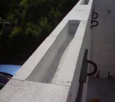 Linteau de fen&ecirc;tre de 60 blocs standart &eacute;vid&eacute;s &agrave; la scie et burin &agrave; brique